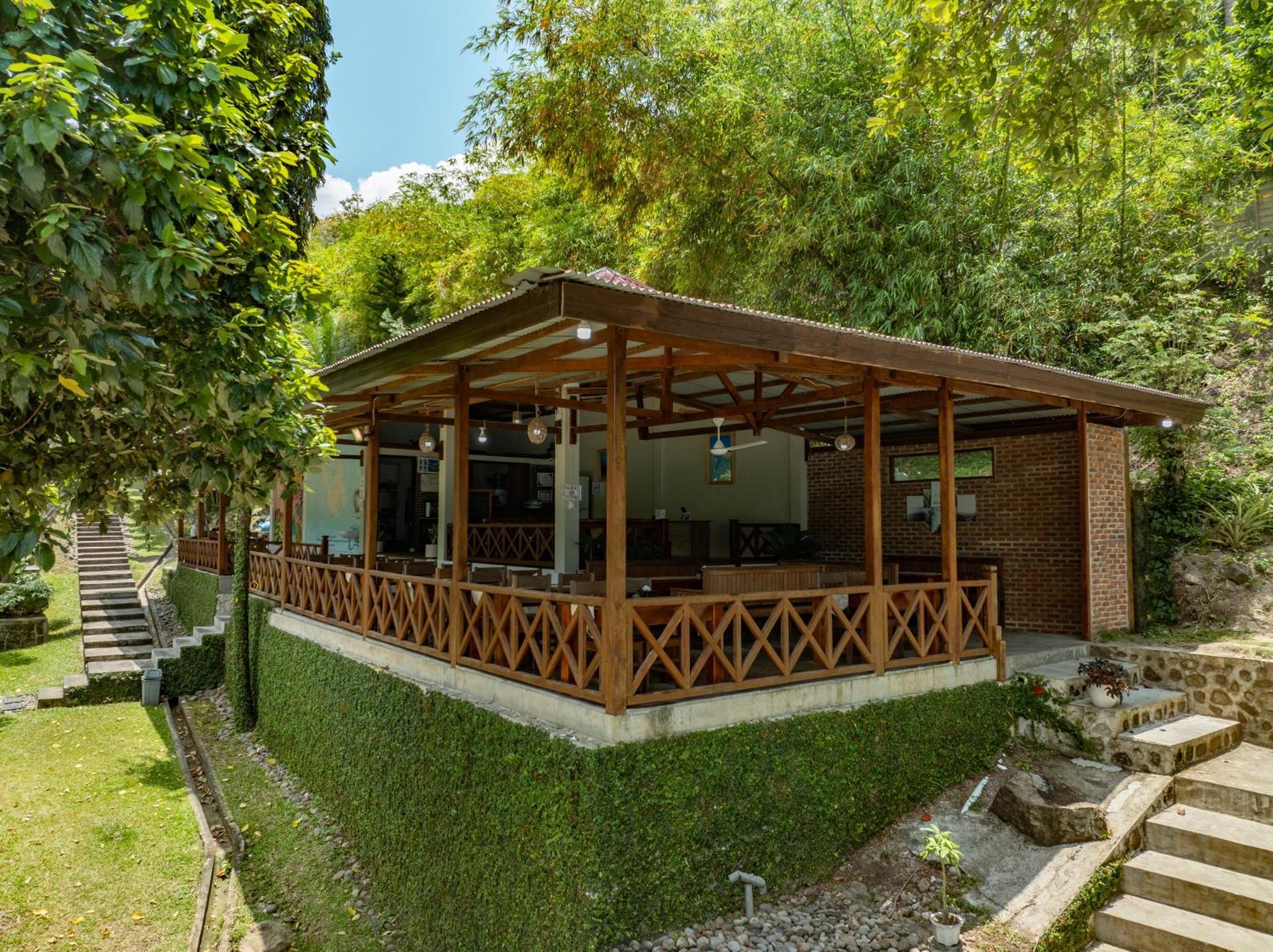 The Hawk'S Nest Resort Sabong Exterior foto